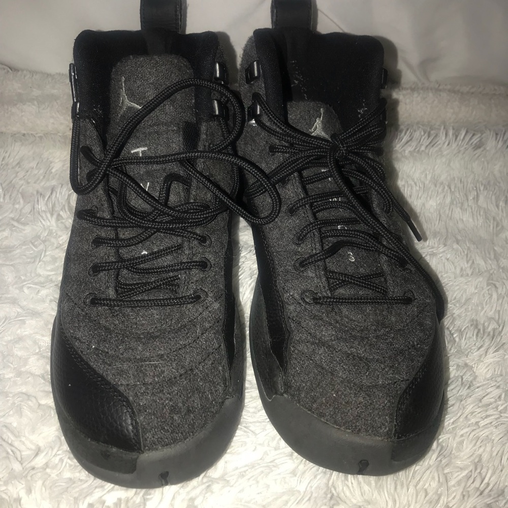 Retro Jordan’s 12’s wolf grey 6 1/2 boys